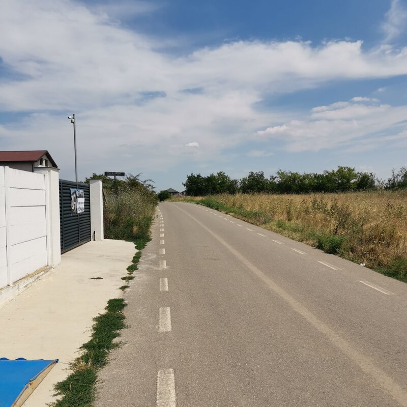 Domnesti, Clinceni sat OlteniTeren 665 mp Utilitati complete Zona linistita