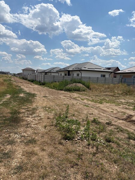 Domnesti, Clinceni sat OlteniTeren 665 mp Utilitati complete Zona linistita